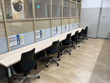 コインスペースららテラス HARUMI FLAG店 1人用席（通話・会話OK）の室内の写真