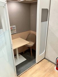 コインスペースららテラス HARUMI FLAG店 2名個室ボックス（通話・会話OK）の室内の写真