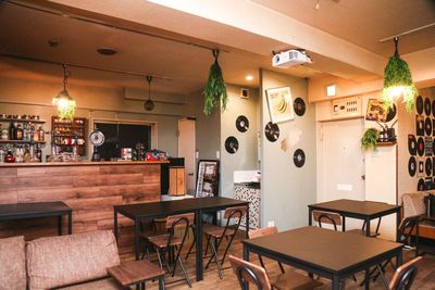 HooCafe 83 BY CHILL TIGER 横浜 関内店の室内の写真