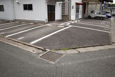 駐車場は６番７番の2台 - 山善倉庫 山善倉庫　スペースC1の外観の写真