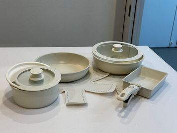 キッチン用品（※安全面から包丁及びまな板はご用意していません。） - OPH枚方駅前 『 ツドイノヒロマ 』 ツドイノヒロマ「シェアスペース（キッチン付）」の設備の写真