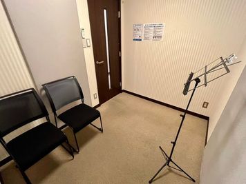 【譜面台付きのスペースです♪】 - TIME SHARING 銀座 旗ビル roomGの室内の写真