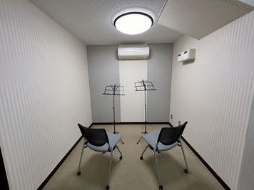 【譜面台付きのスペースです♪】 - TIME SHARING 銀座 旗ビル roomKの室内の写真