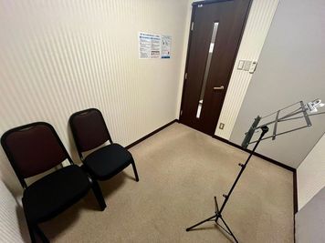 【楽器演奏、歌唱、ボイストレーニングなどにぜひご活用ください！】 - TIME SHARING 銀座 旗ビル roomLの室内の写真