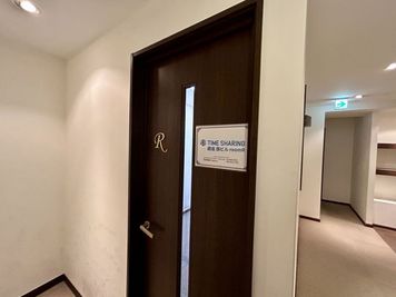 【スペース入口】 - TIME SHARING 銀座 旗ビル roomRの入口の写真