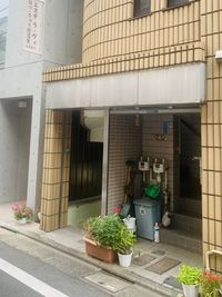 建物の側面にある階段から地下へ - 西田プロジェクト 第2スタジオ レンタルスペースの室内の写真