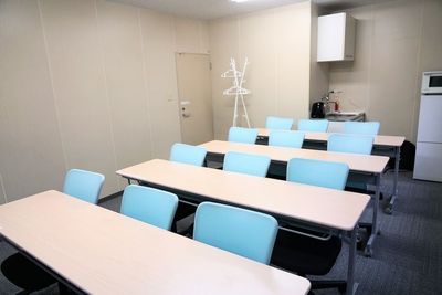 講義スタイルのようにレイアウトも自由自在に変更可能 - rental lounge神保町&水道橋&日大前 rental lounge神保町駅&水道橋駅日大前の室内の写真