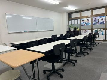 学習塾教室 前橋 貸し会議室 セミナー室 学習塾の教室 の室内の写真