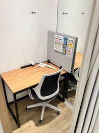 コインスペースモザイクモール港北店 1人用席（通話・会話OK）の室内の写真