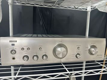 アンプ: DENON PMA-390RE - スタジオモノトーン 多目的レンタルスタジオの設備の写真