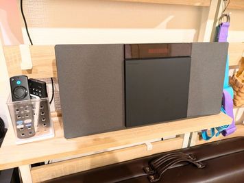 CD再生はもちろんスマホなどからBluetooth接続で再生可能 - レンタルスタジオ Compath レンタルスタジオの設備の写真