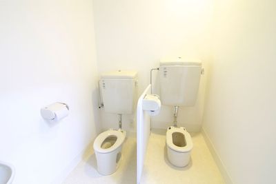 子ども用のトイレもあります！
大人用は男女兼用です。 - 一時お預かり専用託児所はないと キッズルーム付きレンタルスペースの設備の写真