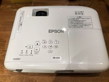 プロジェクターの貸出を行っております
EPSON EB-E01 - 道楽塾スペース 【エグゼクティブ 秋葉原】の室内の写真