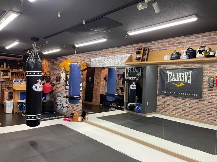 SPORTS BAR & Studio ANSWER GYM サンドバッグ付きレンタルスタジオ！！の室内の写真