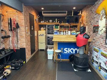 SPORTS BAR & Studio ANSWER GYM サンドバッグ付きレンタルスタジオ！！の設備の写真