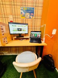 桜山駅徒歩5分のセルフカフェ桜山店は、高速Wi-Fi・モニター完備の集中ブースで勉強や仕事に最適。飲食物持ち込みOK - セルフカフェ桜山店