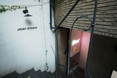 JOINT STUDIO Harajuku レンタルスタジオの入口の写真