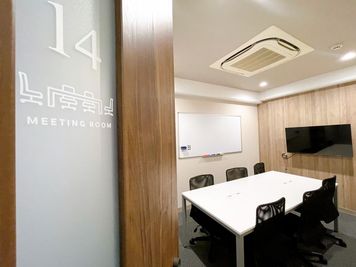 6名会議室② - いいオフィス三鷹 by LHK 6名会議室（Room14）※最大8名利用可の室内の写真