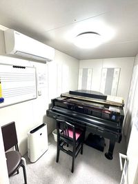 ヤマハ防音室アビテックスを使用してピアノの練習ができるお部屋です - ヤマハミュージックリテイリングミュージックセンター岡南