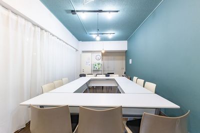 会議レイアウト - いるか会議室栄店 いるか会議室　栄店の室内の写真