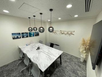 【駅徒歩3分】SoloTime二子玉川 MEETING ROOM/6名収容/Wi-Fi・電源・モニター・ホワイトボード完備 - SoloTime 二子玉川