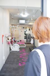 Unveil Kakuozan / アンヴェイル覚王山 女性専用おひとり様ジム　Unveil Kakuozanの入口の写真