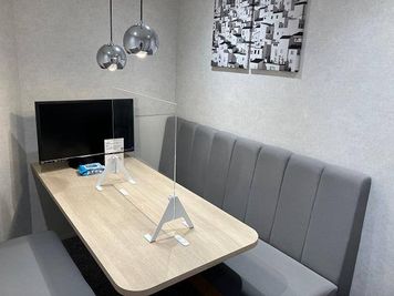 【駅徒歩1分】SoloTime大井町SOFA SEAT/4名収容/高防音性完全個室/ Wi-Fi・電源・モニター完備/ドリンク有 - SoloTime 大井町