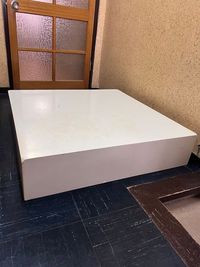 ステージ台★１台500円×６台迄／１日★縦90㎝×横90㎝×高20㎝★商品の陳列のみ★人が乗るステージでご利用したい場合は要相談（強化パーツを無料貸出） - GALLERY 日本橋滄浪閣 ギャラリー、展示会場、会議室、ワークスペース、撮影スタジオなどの設備の写真