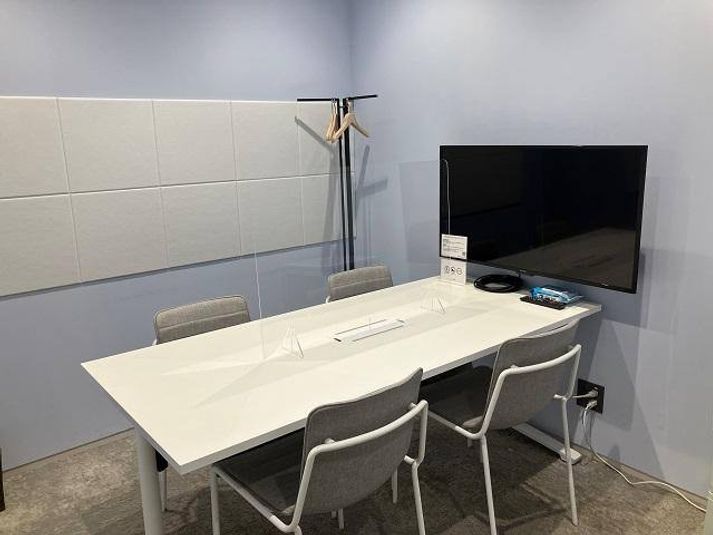 SoloTime 赤羽 MEETING ROOM（4名用完全個室）の室内の写真