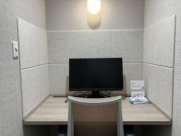 【新橋駅徒歩3分】SoloTime新橋 ROOM SK02/高防音性完全個室/Wi-Fi・電源・モニター完備/ドリンク・お菓子有 - SoloTime 新橋