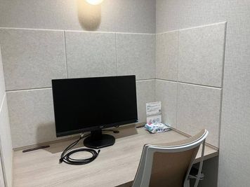 【新橋駅徒歩3分】SoloTime新橋 ROOM SK10/高防音性完全個室/Wi-Fi・電源・モニター完備/ドリンク・お菓子有 - SoloTime 新橋