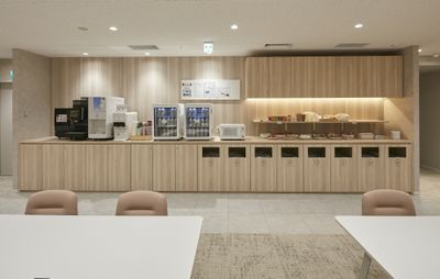 SoloTime 渋谷 MEETING ROOM 01（4名用完全個室）の室内の写真