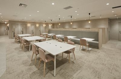 SoloTime 渋谷 MEETING ROOM 01（4名用完全個室）の室内の写真