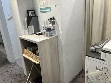 SoloTime 自由が丘 BOOTH BK02（1名用オープン席）の室内の写真