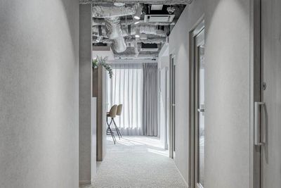 SoloTime 錦糸町 MEETING ROOM（4名用完全個室）の室内の写真