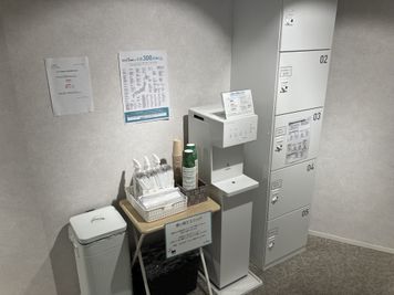 SoloTime 錦糸町 MEETING ROOM（4名用完全個室）の室内の写真