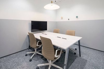 【海老名駅徒歩1分】SoloTime海老名 MEETING ROOM/4名収容/ Wi-Fi・電源・モニター・ホワイトボード完備 - SoloTime 海老名