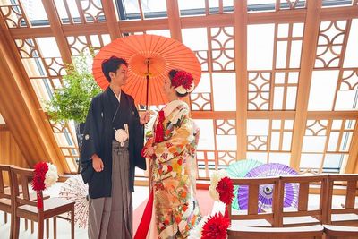 結婚式の前撮りやコスプレヤ―のセルフポートレートなどでご利用いただいております - チャペルカグラの室内の写真