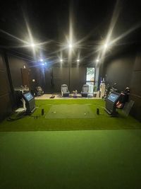 【スクリーンからの光景】 - CLUBHOUSE 72 × GOLFZON 大型プロジェクター完備◎インドアゴルフ機器◎誕生日会や上映会も◎の室内の写真