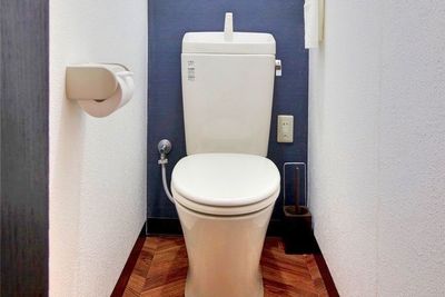 スペース内にトイレあり - 江坂駅★1組限定貸切 和風・完全貸切・くつろぎお座敷付きスペース付きの室内の写真