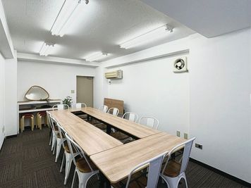 【Good Space会議室 山友旭ビル】 山友旭Room A｜Wi-Fi・ホワイトボード・モニター[38]の室内の写真