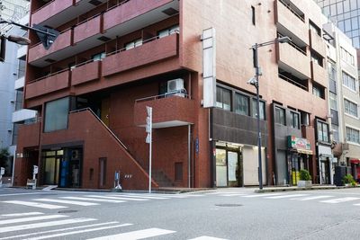 ビルの外観は赤レンガ調
エントランスは左面の一番左です。 - アーバンスペース大手町 NEW🎊【 多目的貸し会議室】アーバンスペース大手町の外観の写真