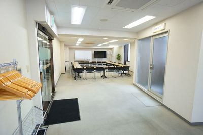 【スカイラークビル8階貸会議室】 スカイラークビル8階貸会議室の室内の写真