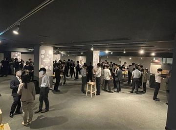 立食時200人の広々スペース - 歌舞伎町の大型アミューズメントバー「東京PingPong」 東京PingPongの室内の写真