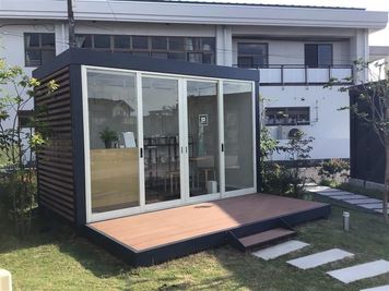 お部屋の外観はこちらです！※始めに別棟の受付までお越しください
 - U-SPACE 小山中央店 Shopの外観の写真