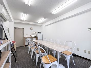 【Good Space会議室 山友旭ビル】 山友旭Room B｜Wi-Fi・プロジェクター・ソファ[39]の室内の写真