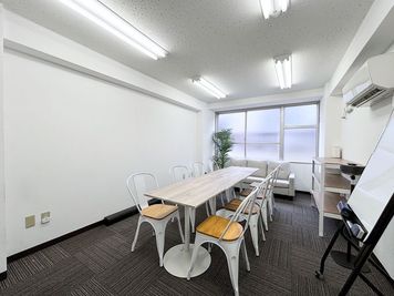 【Good Space会議室 山友旭ビル】 山友旭Room B｜Wi-Fi・プロジェクター・ソファ[39]の室内の写真