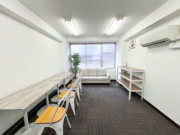 【Good Space会議室 山友旭ビル】 山友旭Room B｜Wi-Fi・プロジェクター・ソファ[39]の室内の写真