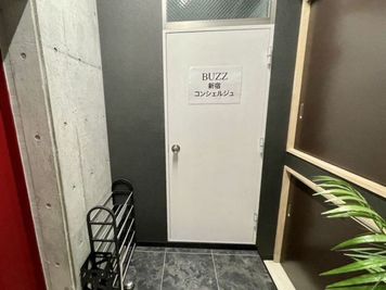 新宿コンシェルジュ　レンタルスタジオ　STUDIO BUZZ 1stの入口の写真