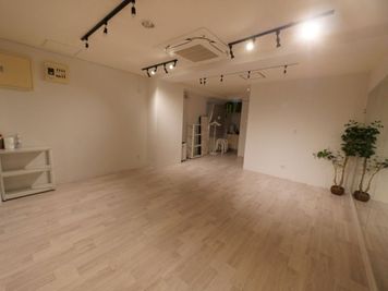 STUDIOFLAG横浜1号店の室内の写真